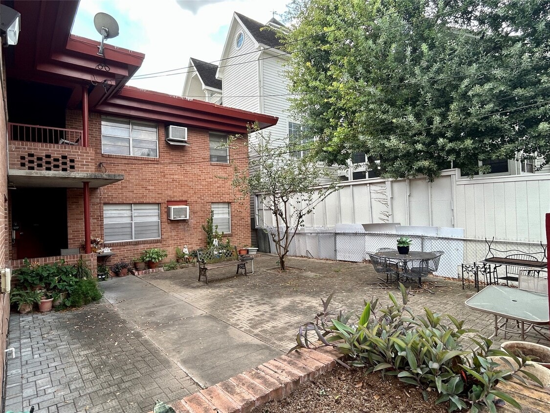 Foto principal - 1411 Indiana St