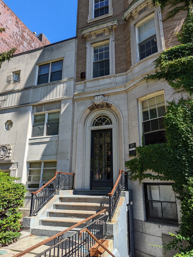 Building Photo - 127 Bay State Rd