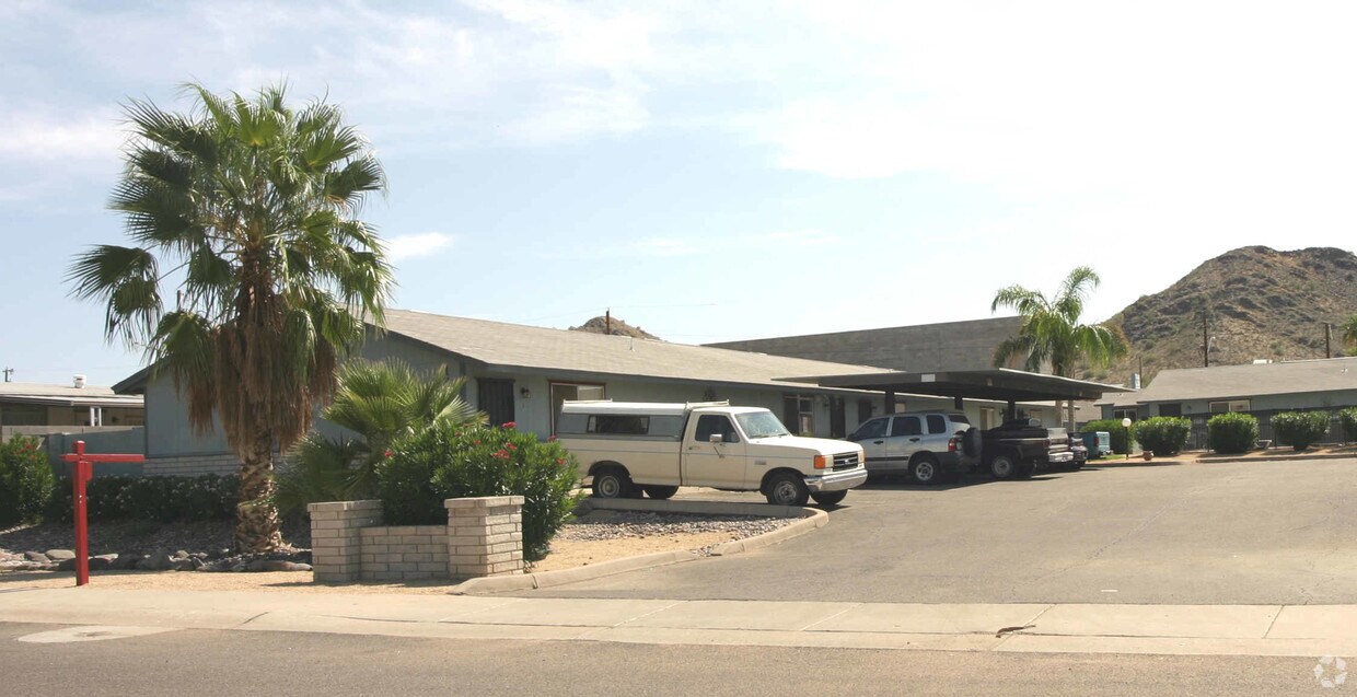 Primary Photo - Larwood Apartments