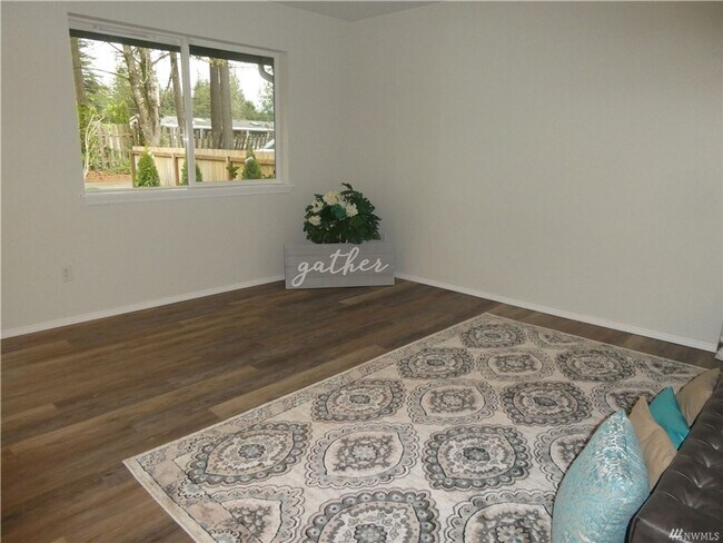 Building Photo - 3 Bed 2.5 Bath 2 Car Garage SFR in Gold Bar