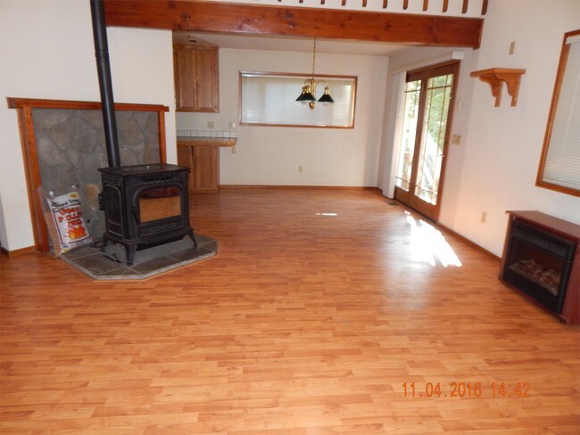 Building Photo - 24250 Oxbow Ln N