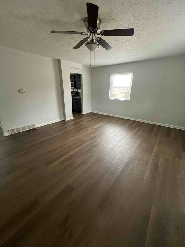 Building Photo - 1044 Idylwild Dr