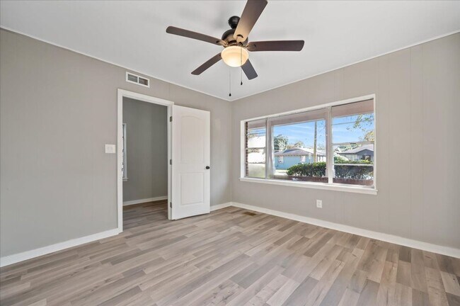 Building Photo - 2-Bedroom, 1-Bathroom Lower-Level Unit in ...