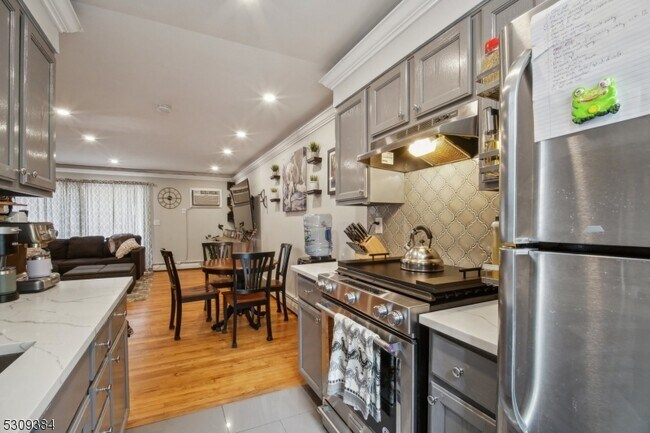 Foto del edificio - 39 Harrison Ave