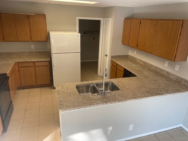 Foto del edificio - 802 Meadow Dale