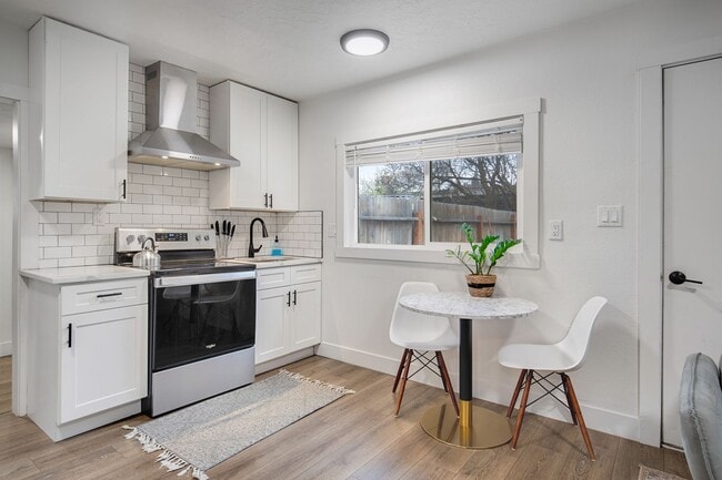 Foto del edificio - 1503 S Newport St