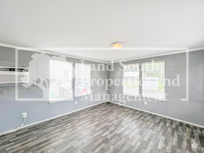 Foto del edificio - 425 Longfellow Blvd