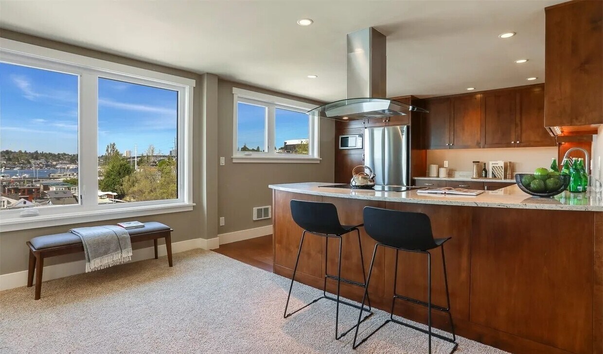 Foto principal - 2301 Fairview Ave E