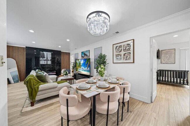 Foto del edificio - 606 S Sunshine Ave