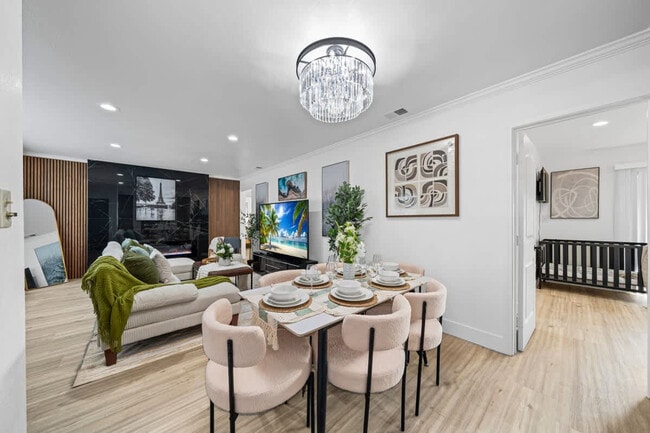 Foto del edificio - 606 S Sunshine Ave