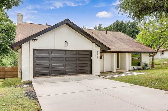Foto del edificio - 2401 Lehigh Dr