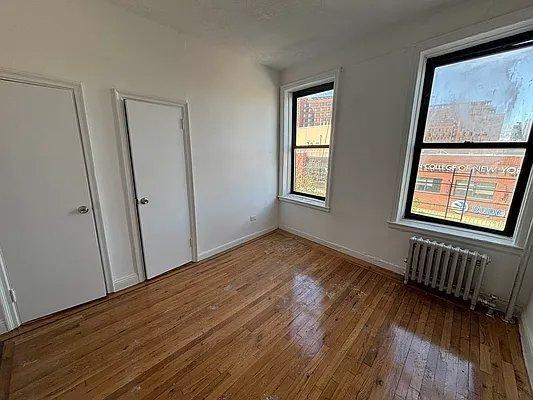 Foto del edificio - 1 bedroom in BRONX NY 10455