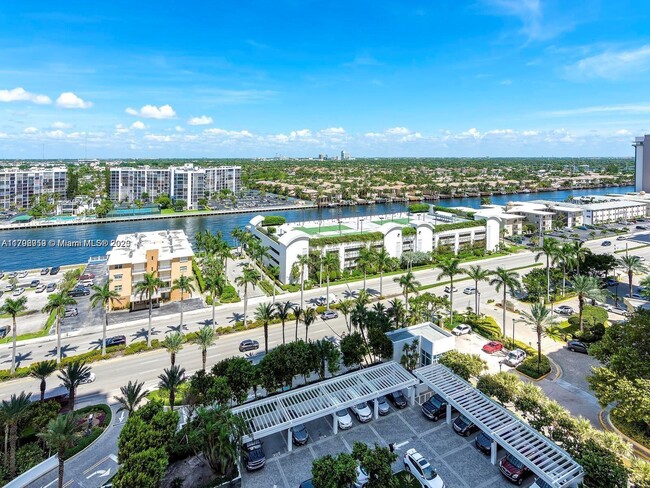 Foto del edificio - 2711 S Ocean Dr