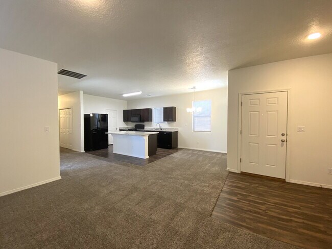 Foto del edificio - MUST SEE 3BR/2Bath