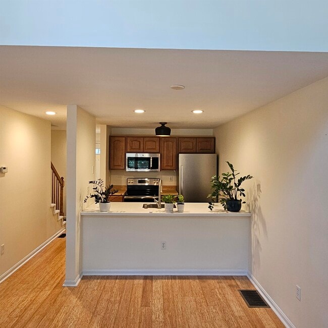 Building Photo - 8 Balmoral Dr