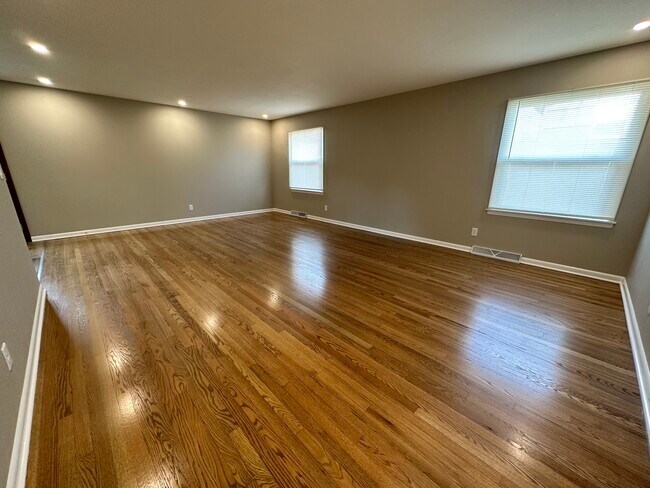 Foto del edificio - 1406 E 18th St