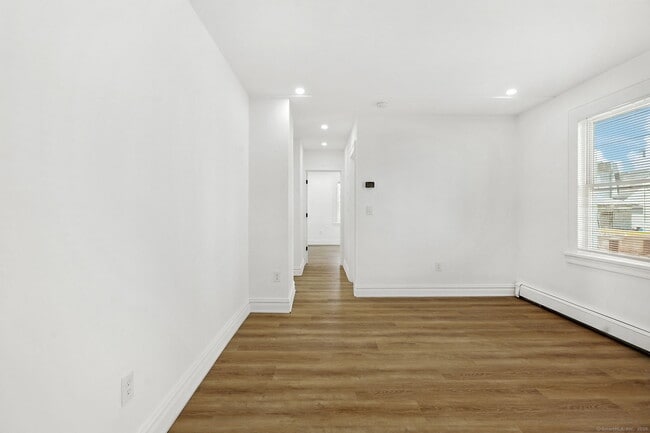 Building Photo - 65 Gem Ave