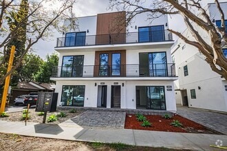 Building Photo - 11810 Gilmore St