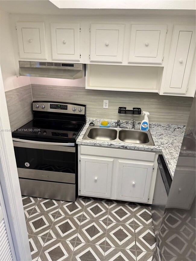 Foto del edificio - 1535 SE 15th St