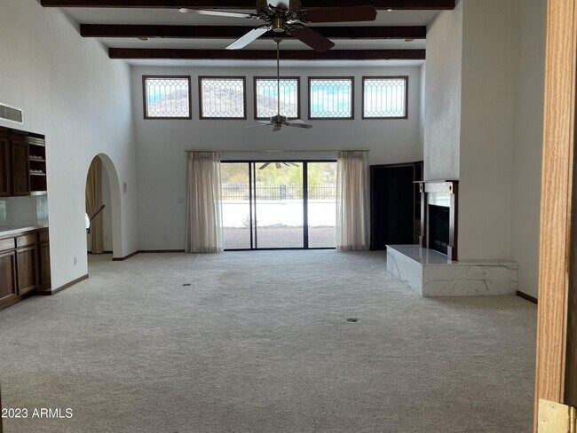 Foto del edificio - 1318 E Acoma Dr