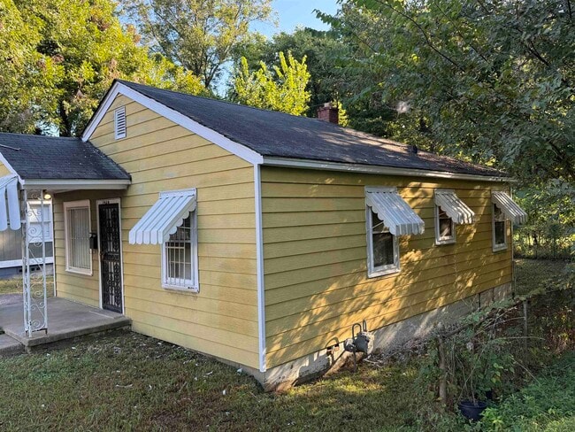 Building Photo - 1540 Gabay St
