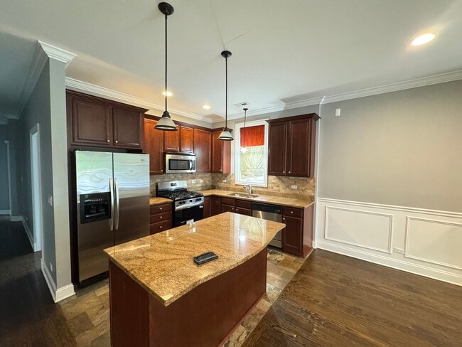 Building Photo - 5406 S Indiana Ave