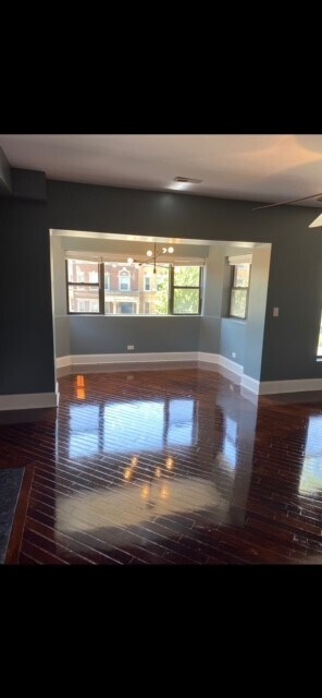 Foto del edificio - 4819 S Prairie Ave