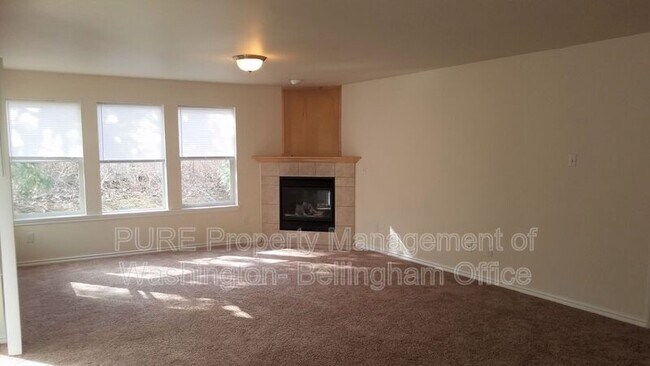 Building Photo - 905 Orchid Pl