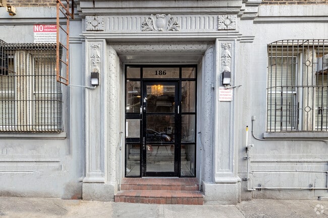 Entrance - 186 Hooper St