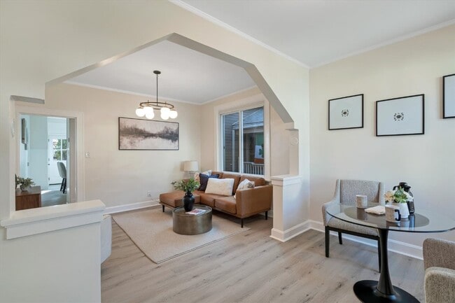 Building Photo - 6752 W Park Ave