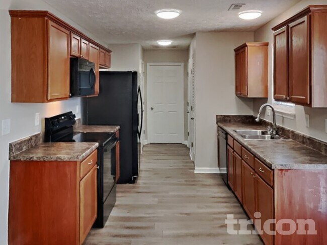 Foto del edificio - 4028 Deer Run Trce