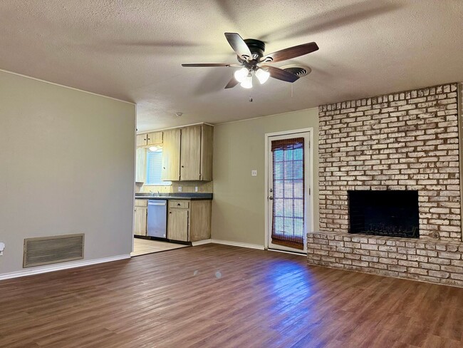 Foto del edificio - House For Rent