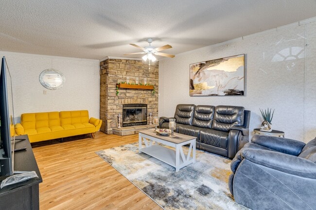 Foto del edificio - 9427 Syble Dr