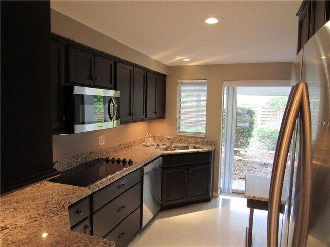 Building Photo - 2559 Jefferson Cir