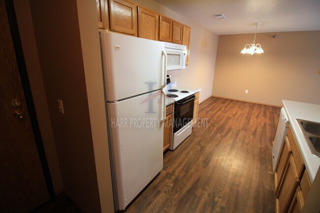 Foto del edificio - 4512 E 42nd St