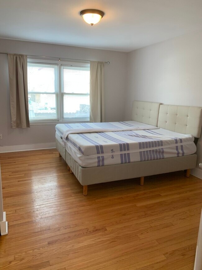 Foto del edificio - 6140 N Richmond St