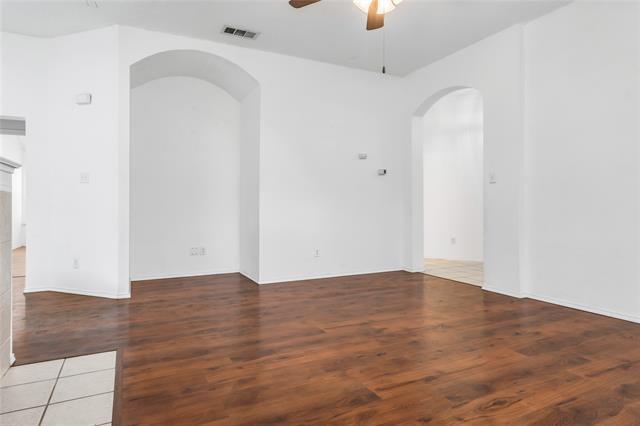 Building Photo - 5634 Creekhollow Dr