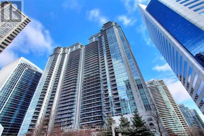 Building Photo - 4978-4978 Yonge St