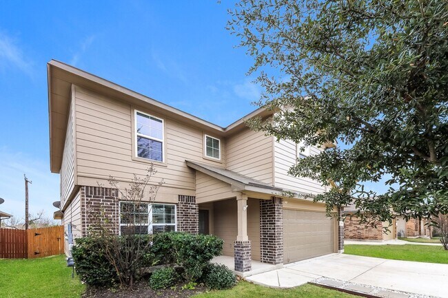 Foto del edificio - 5 bedroom first time rental! $500 off of the first full month for applications submitted by Febru...