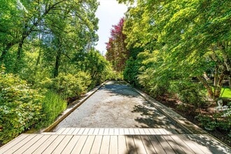 Building Photo - 850 Conn Valley Rd