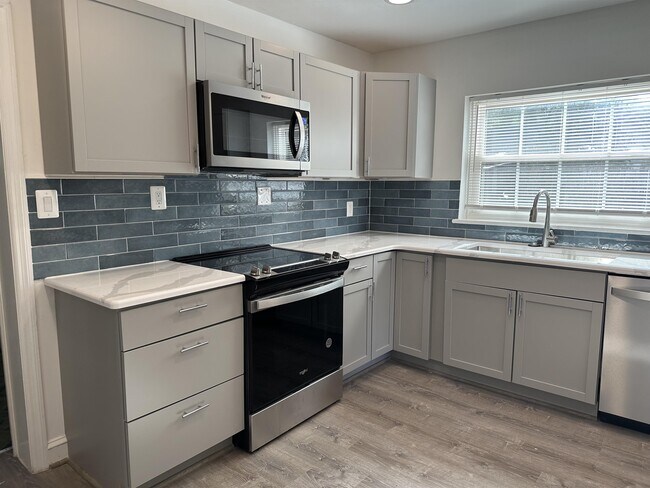 Building Photo - 205 Danray Dr