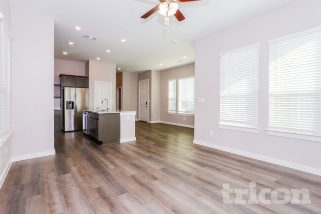 Interior Photo - Tricon Viridian
