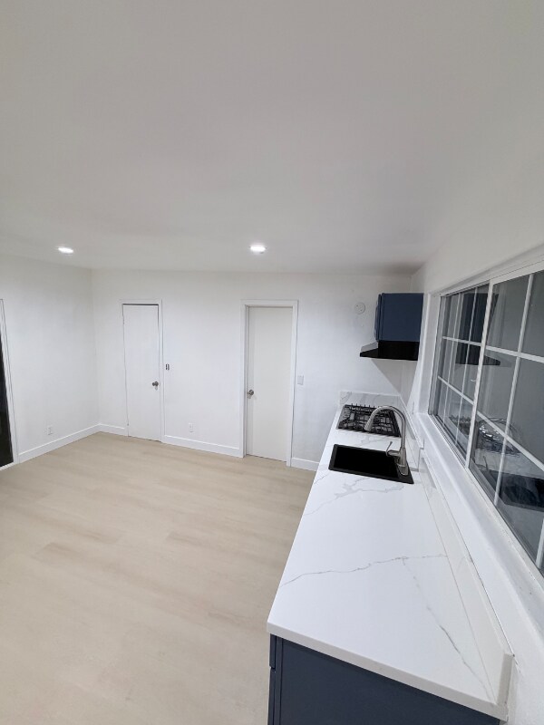 Foto del edificio - 16132 Denley St