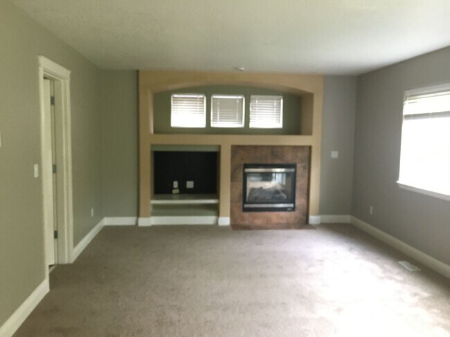 Foto del edificio - Large 4 Bedroom Cornelius Home!