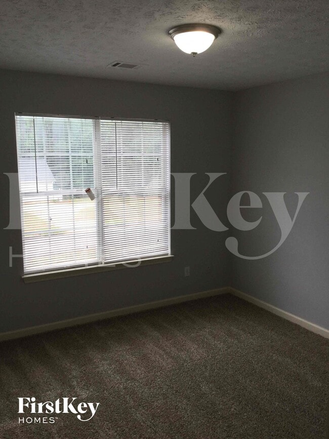 Building Photo - 715 Grove Pointe Cir