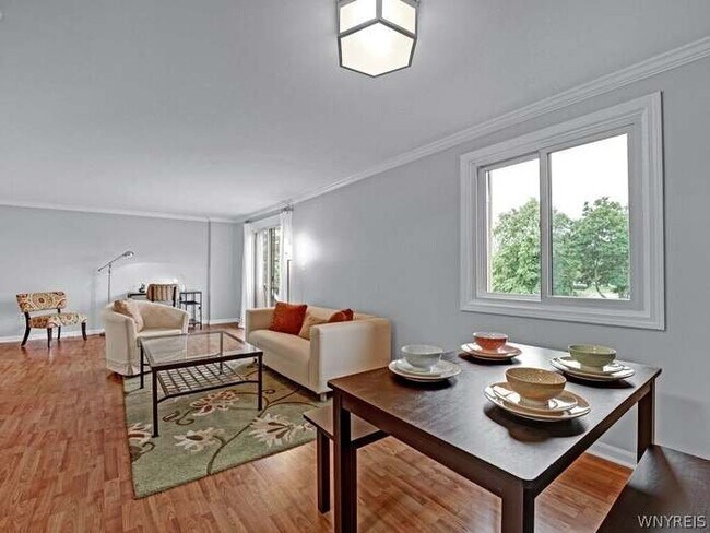 Foto del edificio - 205 Charter Oaks Dr