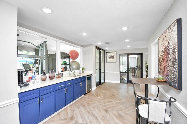 Building Photo - 2701 W Bellfort Ave