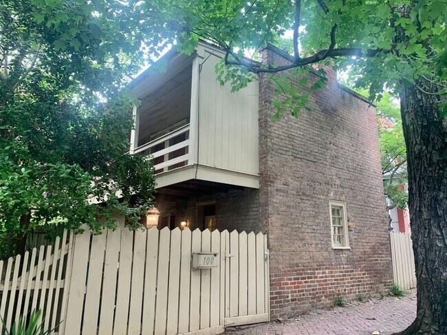 Building Photo - 100 N 28th St