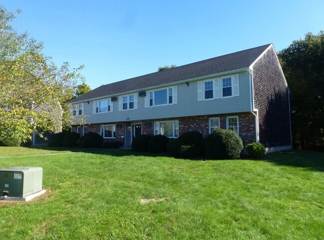 Building Photo - 5 Cicero Dr