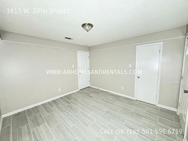 Building Photo - 1613 W 20th St